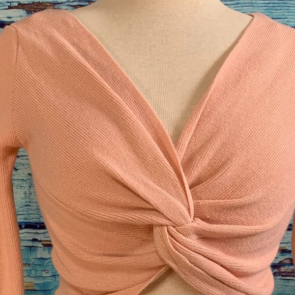 Active USA Knot Front Long Sleeve Cropped Top - Picture 2 of 5